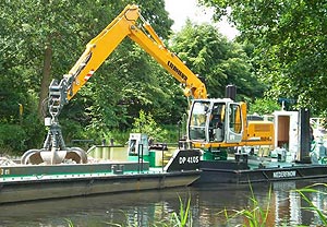 Понтонный экскаватор Liebherr P 924 C