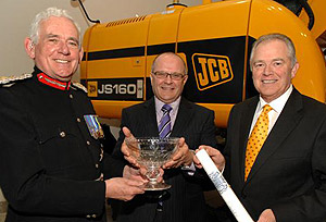 Вручение королевской премии JCB Heavy Products