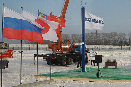 установка первой колонны сервисного центра Komatsu в Полысаево