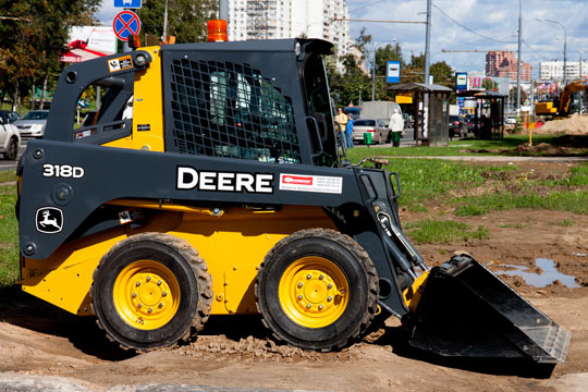 техника John Deere против мусора