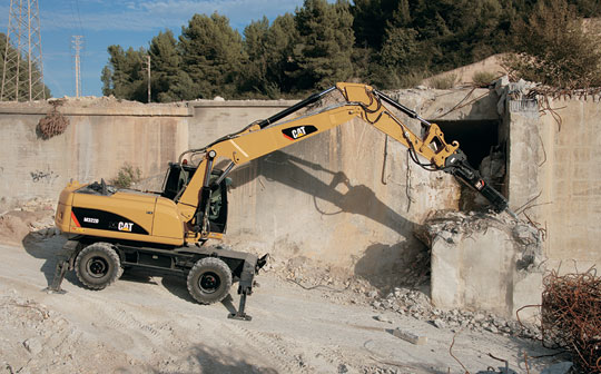 Колесный экскаватор Caterpillar M 322D