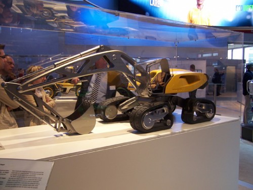Модель экскаватора-сфинкса Volvo - концептуальной машины будущего