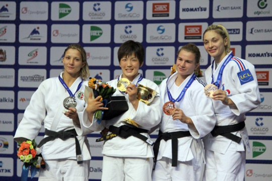Чемпионат мира по дзюдо, где сотрудница Komatsu Ltd. Удака Нае завоевала золотую медаль в легком весе