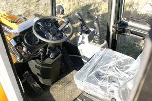 Кабина АМКОДОР 332С4-01