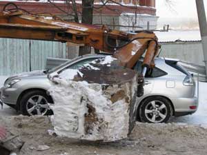 Экскавотор раздавил Lexus