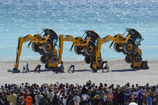 Выступление группы Motionhouse