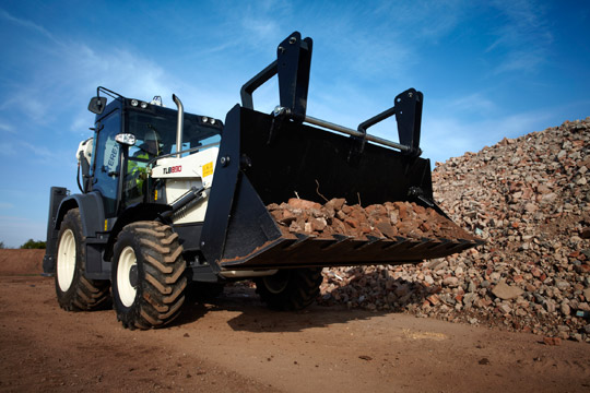 Экскаватор-погрузчик Terex TLB890