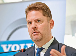 Президент Volvo CE Пэт Олни 