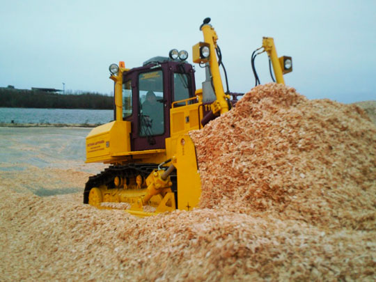 Бульдозер ЧЕТРА Т-11, названный в честь серебряного призера XXX Олимпийских игр Светланы Царукаевой