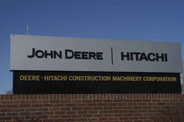 Deere-Hitachi. Расширение производства