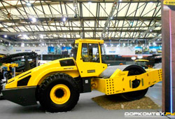 Bauma China 2012. Грунтовый каток Bomag BW 332 DH