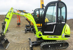 Мини-экскаватор JCB 8018 CTS. Нестандартный окрас