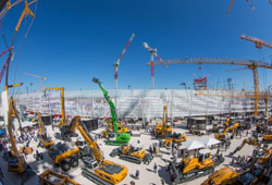Землеройная техника на Bauma-2013