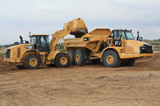 Эжекторный самосвал Cat 740BEJ