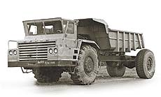 землевоз Д-600 с одноосным тягачом скрепера