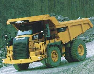 Новые самосвалы Caterpillar 770 и 772 с центральным расположением кабины