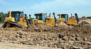  бульдозеры Cat D6T, D7E и D8T