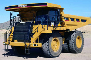 Карьерный самосвал Caterpillar грузоподъемностью 90 тонн