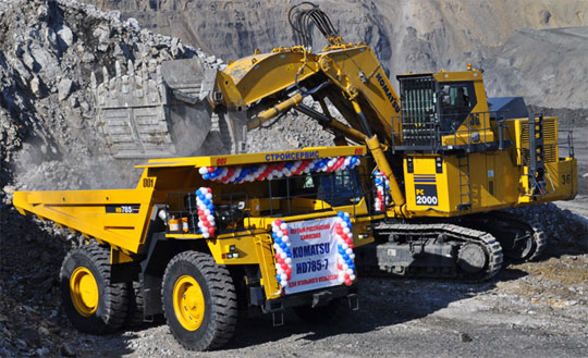 Карьерный самосвал Komatsu HD 785 