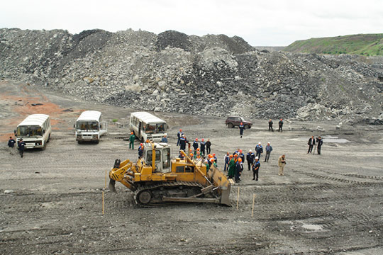 конкурс профмастерства среди машинистов карьерной техники предприятий СУЭК, карьерные бульдозеры