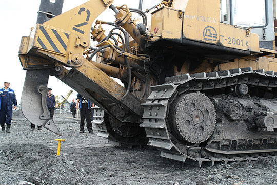 конкурс профмастерства среди машинистов карьерной техники предприятий СУЭК, карьерные бульдозеры