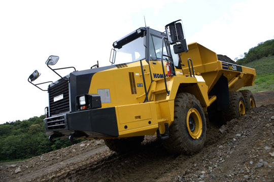 Золотодобытчики из Магадана приобрели 9 единиц техники Komatsu