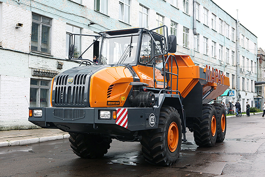 Новинка от "Амкодора" - самосвал "Мара" 