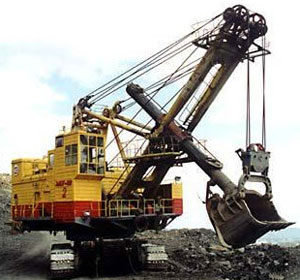 Карьерный гусеничный экскаватор 