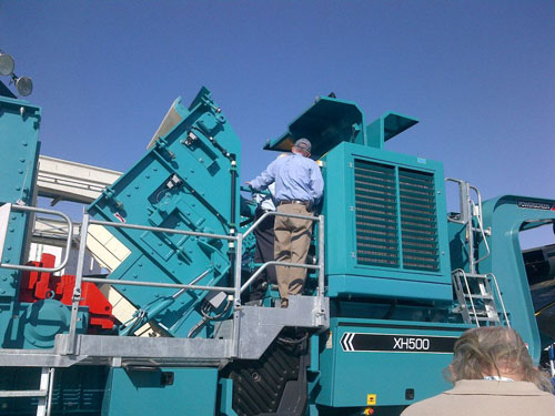 На стенде компании Powerscreen