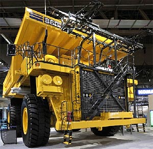 Карьерный самосвал Komatsu 860E-1K