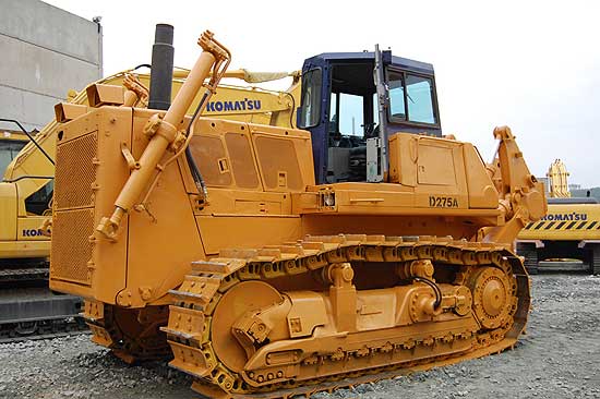 Бульдозер Komatsu D275A-2 