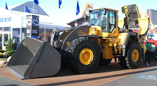 Фронтальный погрузчик Volvo L250G