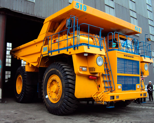 Карьерный самосвал БелАЗ-75131