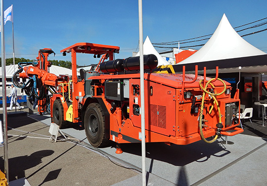 Установка очистного бурения (с выносным перфоратором) Sandvik DL331. Глубина скважины - 23 м