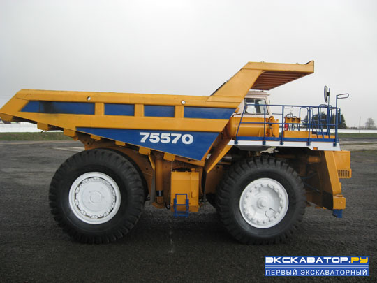 Карьерный самосвал БелАЗ - 75570