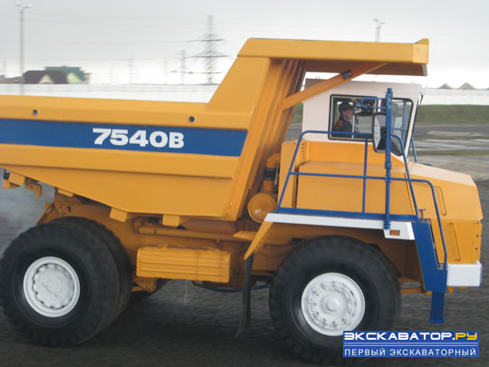 Карьерный самосвал БелАЗ - 7540 B