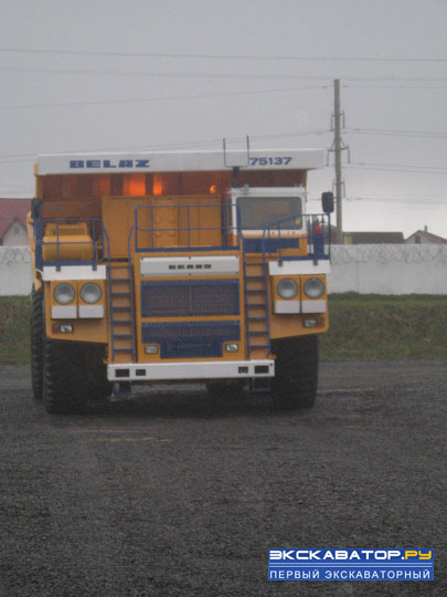 Карьерный самосвал БелАЗ - 75137
