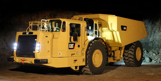 Новый шарнирно-сочлененный самосвал Caterpillar AD60 для подземных работ