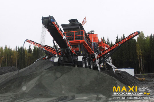 Мобильный дробильно-сортировочный комплекс Sandvik UH320 FLEX