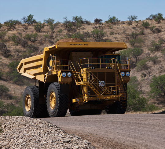 Карьерный самосвал Unit Rig MT4400D AC от Caterpillar 