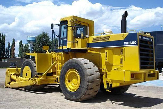 Колёсный бульдозер Komatsu WD-600 