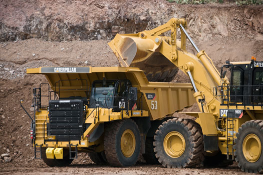 Карьерный самосвал Caterpillar 777G