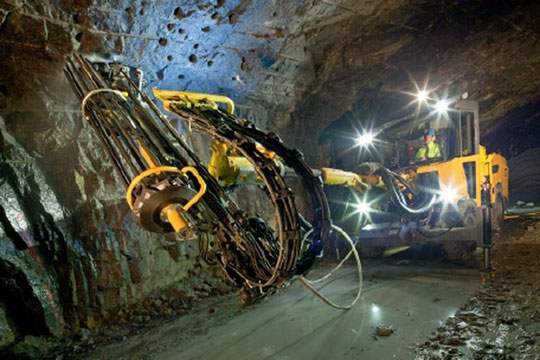 Буровая машина Boltec S от Atlas Copco