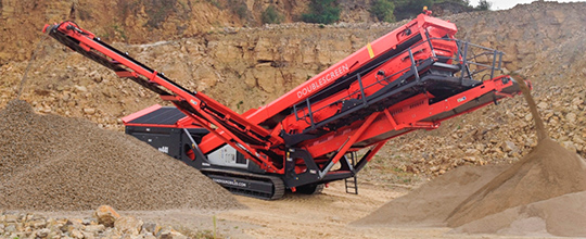 Новая модель мобильного двухдечного грохота QA441 от Sandvik Construction 