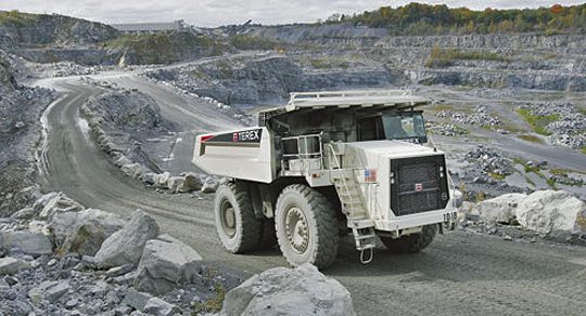 Карьерный самосвал Terex TR100