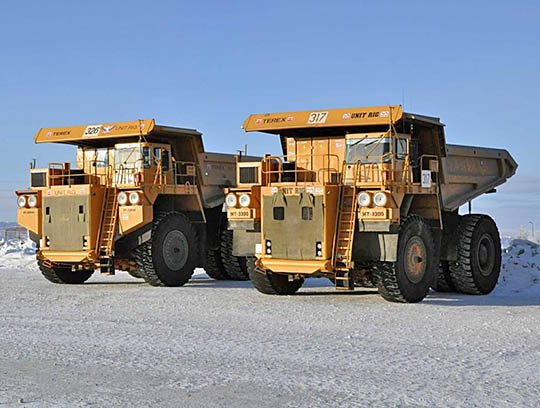 Модели автосамосвалов фирмы Unit Rig представляют модификацию типоразмерного ряда с укороченной базой