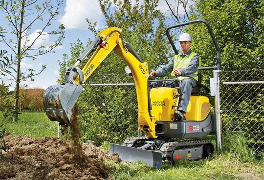 Мини-экскаватор Wacker Neuson 803 может работать с электрогидравлическим приводом