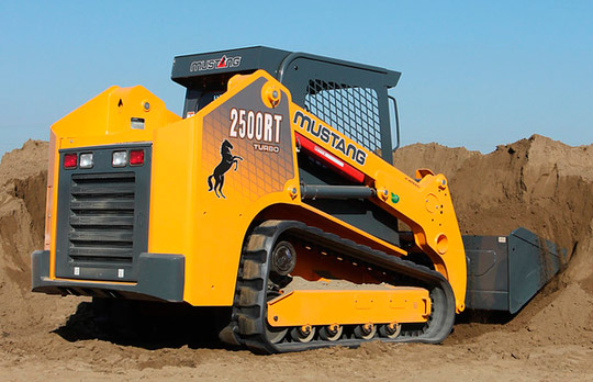 Компания Mustang выпустила новый компактный погрузчик 2500RT