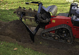 траншеекопатель Toro с отвалом