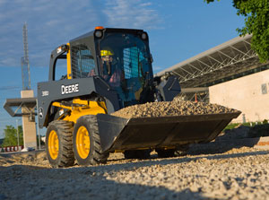 Мини-погрузчик Deere 318D